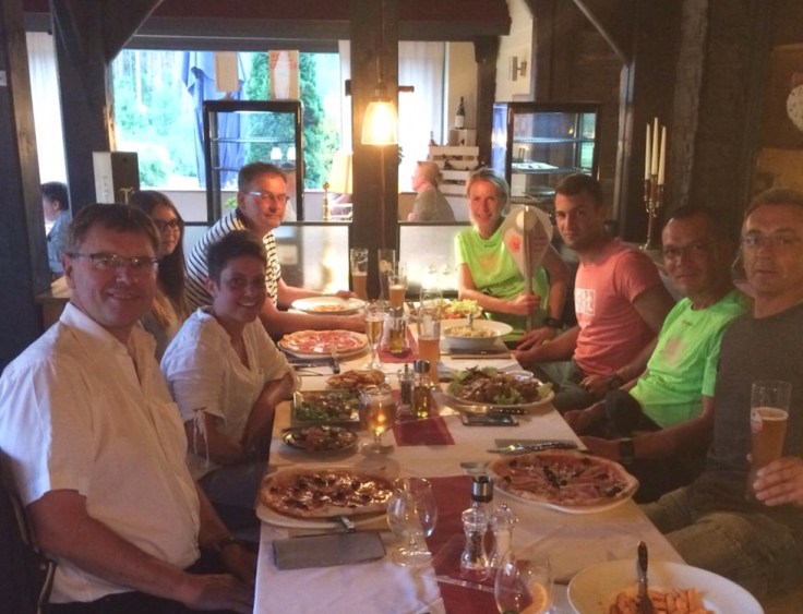 Gut gegessen, ist halb gelaufen © Laufmützen