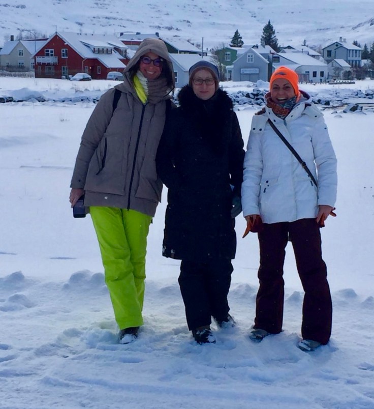 Schneefrauen: Jutta, Birgit und ich (von links) © Andrea