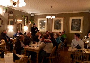 Ein gemütlicher Abend mit feinem Essen © Sandra Grüning